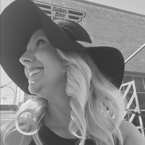 Meet your Posher, Deanna